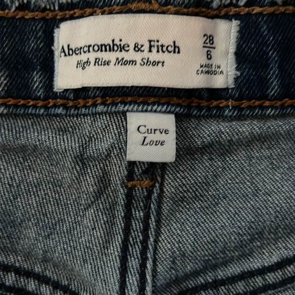 Abercrombie & Fitch High Rise Curve Love Mom Short - Picture 3 of 3